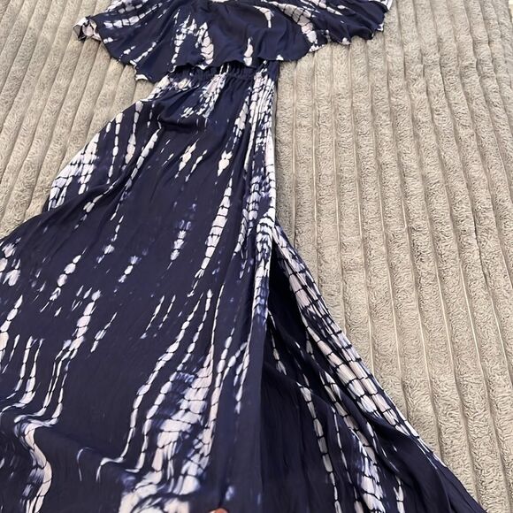 Off the Shoulder Maxi Dress - Picture 4 of 8